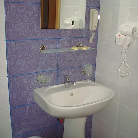 Vis Szálloda 3*