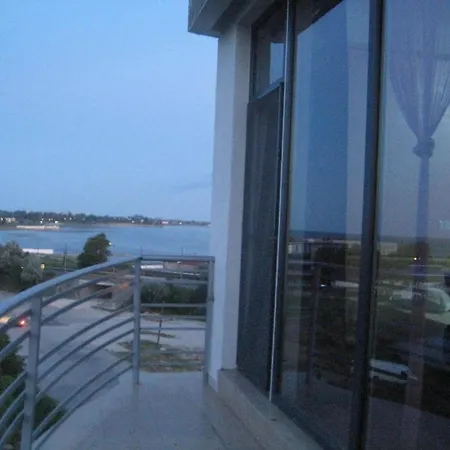 فندق Vis 3*